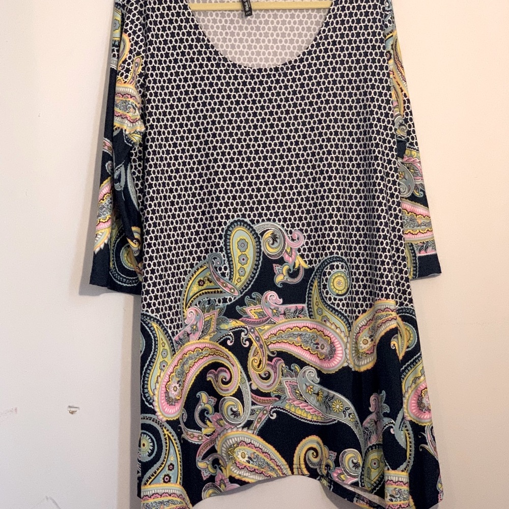 White Mark Sharkbite Tunic